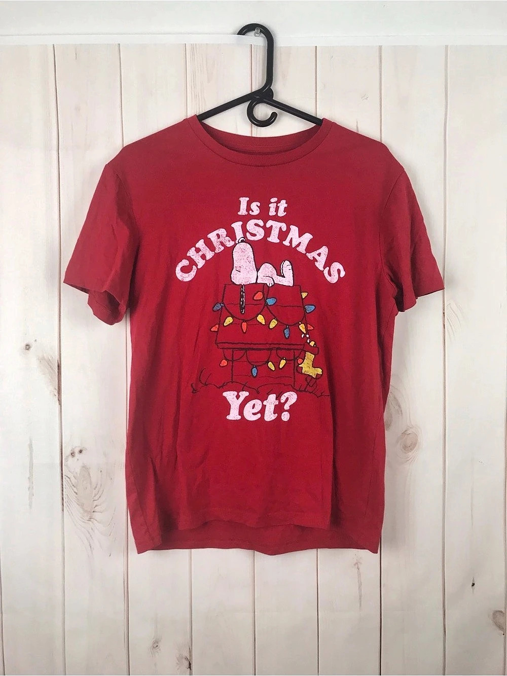 Peanuts Hybrid Apparel Christmas graphic tee Christmas Graphic Tee Size Medium